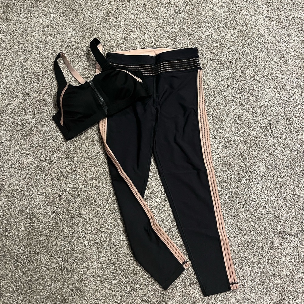Victoria Sport Leggings Size Small